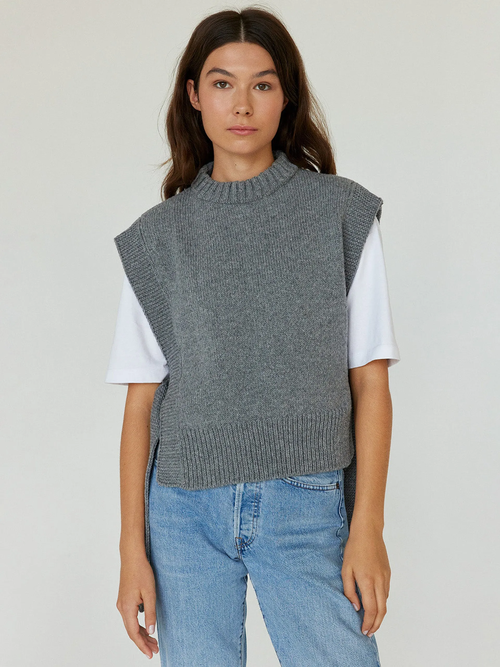 Kalvos dove grey merino wool vest