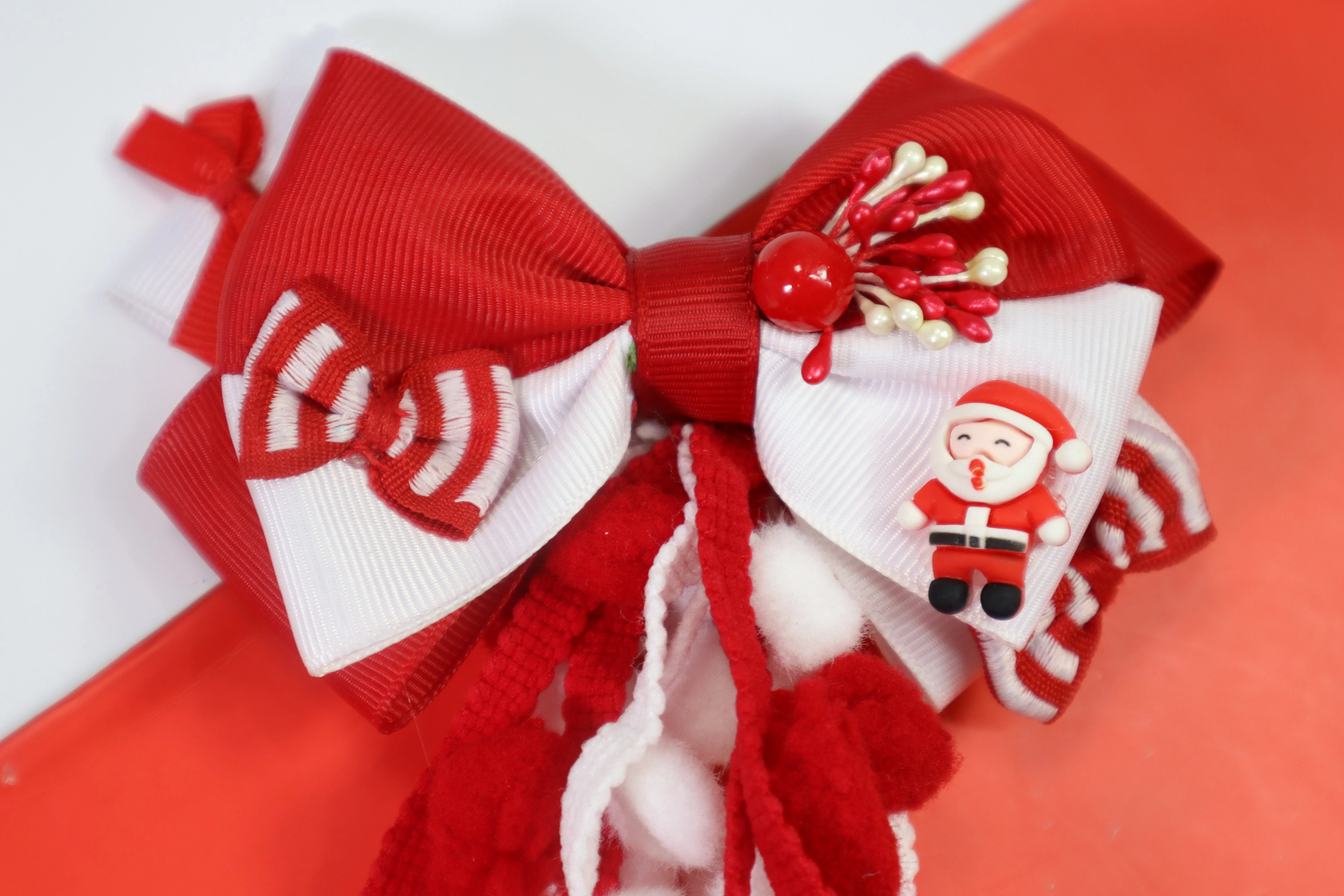 Kamule Christmas Theme Detailed Santa Charm Layered Detailed Bow Clip  - White and Red