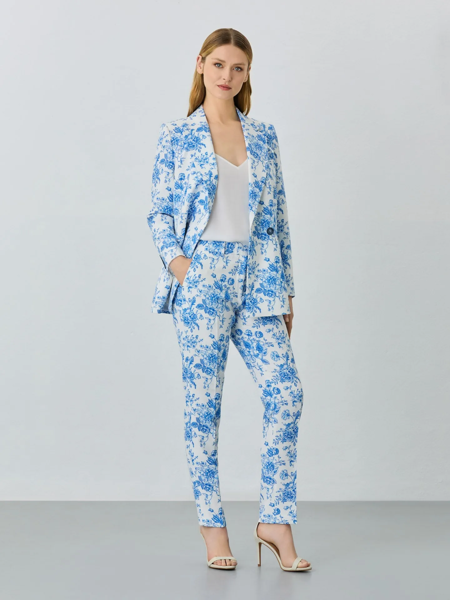 Slim Fit Suit Trousers In Rayon Blend With Floral Print